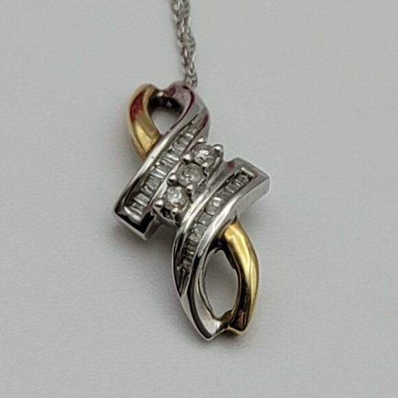 Vtg. JWBR 10K Yellow And White Gold Diamond Infinity Pendant Necklace 18" Signed - Picture 2 of 12